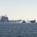 Napadnuta tri broda raketama i dronovima u Ormuzu, jedna osoba poginula