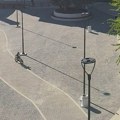 Pred današnju tribinu koju organizuju studenti, Opština Titel ogradila čitav Paradni trg: Kažu da nema upotrebnu dozvolu