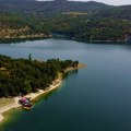 Leto je stiglo i na Borsko jezero: Počela kupališna sezona