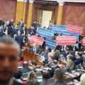Jučerašnje ponašanje opozicije u Skupštini Srbije nanosi štetu zemlji