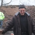 Radovanu iz Brusa je vatra progutala štalu i stoku, a on od muke ostao bez glasa (VIDEO)