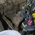 8 Sati je bio zatrpan pod zemljom Dramatičan snimak spasavanja radnika u Lazarevcu (video)