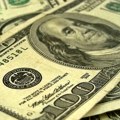 Napad na Iran „pogurao“ dolar sa trogodišnjeg minimuma, zlato i nafta u fokusu