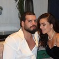 "Ti objašnjavaš šta znači biti pravi muškarac": Adam Adaktar ženi priredio nezaboravni rođendan: Podelila slike iz vile vredne…