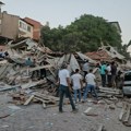 (Video, foto) urušile se zgrade u Turskoj, spasioci tragaju za zatrpanim ljudima! Nakon snažnog zemljotresa usledila još tri…