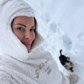 Snežna kraljica! Sonja Vuksanović uživa na planini: Pokazala ko joj pravi društvo (foto)
