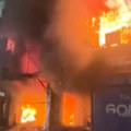 Ogroman požar u trgovačkom centru, ima mrtvih! Vatra kulja iz zgrade, prodavnice u plamenu, šire se zastrašujući snimci horora…