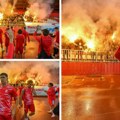 (Foto, video) Vošin ispraćaj za pamćenje! Ovako su navijači pozdravili fudbalere pred finale Kupa: Mi smo uz vas i čuvamo vam…