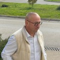 Prva slika Đanija nakon što je izujedan na svadbi: Folker u bolnici, leži bez majice na stolu sa ranom