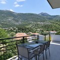Apartman u Sutomoru oglasili "na 3 minuta do plaže", pa pokazali pogled sa terase - ubrzo je nastao haos na mrežama: "Možda…