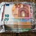 Многи људи умотавају новац у алуминијумску фолију: Ево чему служи све популарнији трик
