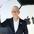 Apple objavio snimak poslednjeg radnog dana Tima Kuka, a već naredne srede stiže novi iPhone telefon (video)