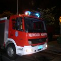 Požar na pomoćnom objektu u Ključkoj ulici, jedna osoba povređena pri pokušaju da ugasi vatru