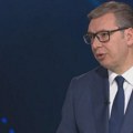 Vučić opet o listama čekanja: Obećao da će svi koji čekaju na operaciju katarakte stići na red do kraja januara 2025.