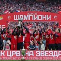 Fudbalerima Crvene zvezde dodeljen pehar prvaka Superlige Srbije: Igrači Mladosti napravili špalir šampionima pre meča