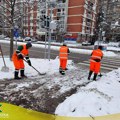 Ekipe JKP „Čistoća“ intenzivno rade na uklanjanju snega i odnošenju smeća