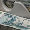 Rublja u maju druga najjača valuta prema dolaru
