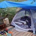 (Foto) Pronađen improvizovani kamp sa pet migranata kod Beograda, sumnja se da su državljani Avganistana