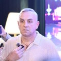Pevač prevario ženu, pa zaprosio duplo mlađu ljubavnicu! Sve se desilo javno, a nakon skandala se vratio supruzi: "Kajem se…