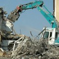 Počelo rušenje devastiranih objekata u Vikend naselju na Paliću