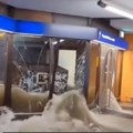 Dramatični prizori sa frankfurtskog aerodroma Potop na pistama i terminalima, otkazani brojni letovi (video)