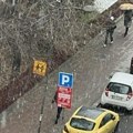 Sneg u Beogradu! U prestonici počelo da veje, a evo kakvo nas vreme očekuje do kraja dana (foto/video)