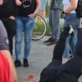 Ćaci provokator patosiran u Futogu, bacao farbu ka ženama i deci na nastupu Beogradskog sindikata