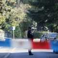 Pokušao da ubije ženu pa sebe: Muškarac (48) prerezao sebi vrat, pokušao da se kastrira: Jezive scene u stanu u Beogradu