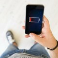 Jedna opcija na telefonu svima je upaljena, a mnogi ne znaju da "jede" bateriju: Evo kako da je isključite