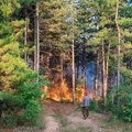 I helikopteri se uključili u gašenje požara oko Vranja