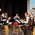 TAMBURA JE ZAGRME(L)A U SREMSKOJ MITROVICI! Festival „Mitrovačkim sokakom“ vraća tamburašku tradiciju na veliku scenu –…