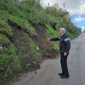 Da li je Sarlah "krenuo"?! Zidovi ispucali, zemljište "sišlo" na put!