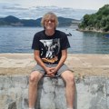 Naš glumac ima privatnu plažu i kuću od starog kamena u Crnoj Gori Luksuzna nekretnina zaklonjena šumom: Ovo je njegov raj na…