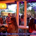 Oflajn žurke sve popularnije, za to vreme telefon zaključan u futroli