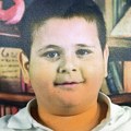 “Humanitarni ponedeljak”: Odlaskom na Štrand 10. avgusta pomažete šestogodišenjem Lazaru