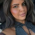 Azra se potpuno transformisala, pa opalila selfi u "vrućoj majici" iz Amerike: Nikad smelija nije bila