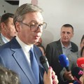 Vučić se oprostio od najbližih saradnika uoči ostavke