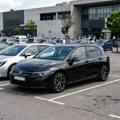 Ostavio auto na parkingu, a kada se ujutru vratio po njega usledio šok prizor! Nije verovao šta su mu lopovi uradili: "Ma…