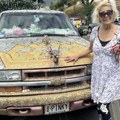 Požari i Havaji: Poznata meštanka „Pinki" čuvenim kamionetom spašavala ljude