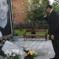 Vučić položio cveće na mestu ubistva mladih u selu Dubona