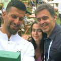 Kad se sretnu dva "goat-a": Novak Đoković naleteo na legendarnog Ronija i njegovu ćerku na Vimbldonu!