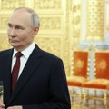 (Video) Putinov stan prvi put pred očima javnosti: Sve pršti od luksuza: Pozlaćeni zidovi, biblioteka i "kućna crkva"
