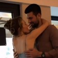 Niko nije srećniji do Dijane i Srđana: Novak sa Jelenom i decom stigao u Beograd, povod je prelep