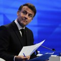 Makron: Zabrana društvenih mreža za mlađe od 15 godina