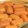 Tulumbe koje ne čekaju da se ohlade! Recept koji je nekada mirisao iz bakine kuhinje, a danas iz vaše pucaju od slasti