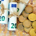 Srednji kurs dinara za evro danas 117,1896, za dolar 99,7104