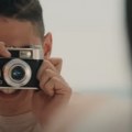 Kupio stari fotoaparat, a onda usledio šok Kad je pogledao slike, srce mu je stalo – ovo niko ne bi želeo da vidi! (foto)