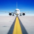Avion prinudno sleteo zbog baterije u koferu