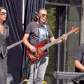 Neverne bebe napravile spektakl u centru Beograda: Zapevali na ulici, pa otkrili ime slavne gošće na koncertu (video)