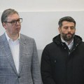 Beograd oblepljen plakatima "Ujedinjene siledžije": Na njima fotografije Vučića i Šapića